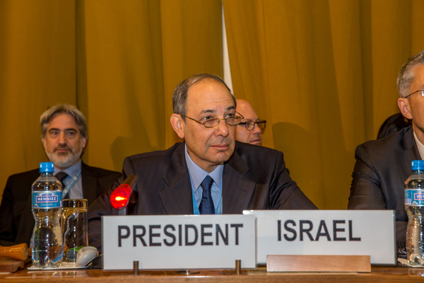 Conference of Disarmament. Chair  of the Conference: Israel Ambassador Mr Eviatar Manor.  Visit of UN Secretary Mr Ban Ki-Moon. Geneva Januaey 21, 2014. General feature of the Ambasador and its staff during the visit of the Secretary General.